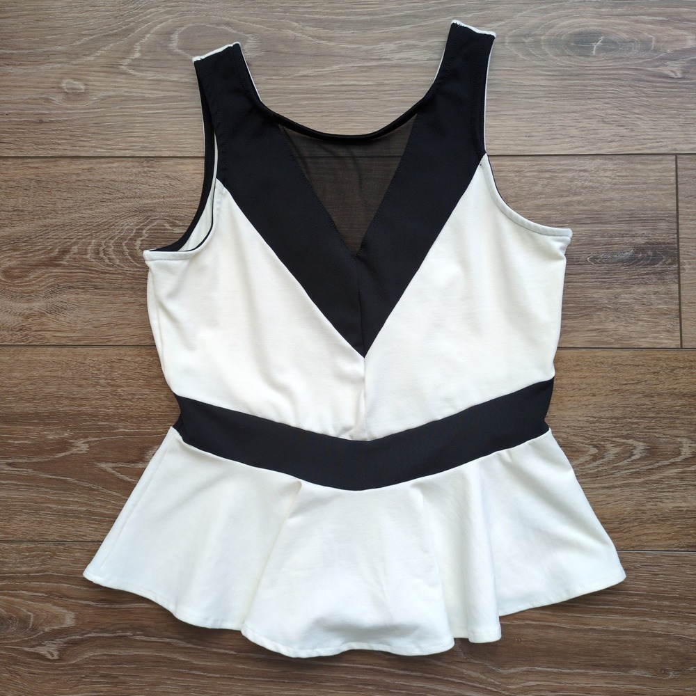 Bebe Peplum‎ Tank Top White Black Colorblock Mesh V-Neck Sleeveless Medium
